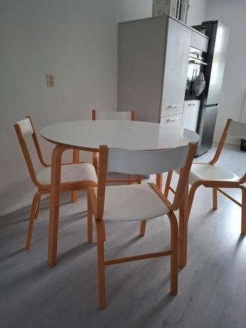 Ikea Skoghall plywood ronde tafel 4 stoelen eethoek compact beschikbaar voor biedingen