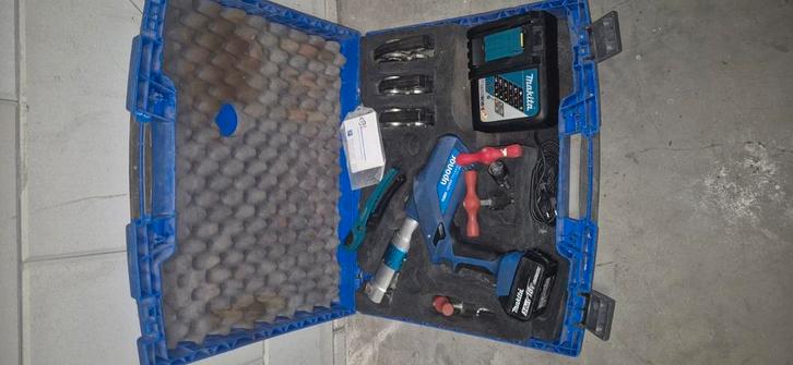 Uponor up110 accu perstang, complete set, Doe-het-zelf en Verbouw, Gereedschap | Overige machines, Zo goed als nieuw, Ophalen of Verzenden