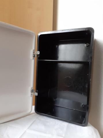 Bakeliet vintage badkamer/medicijnkastje zwart wit *eureka beschikbaar voor biedingen