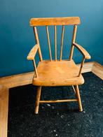 Schattig vintage poppenstoeltje, Ophalen of Verzenden, Gebruikt, Overige typen