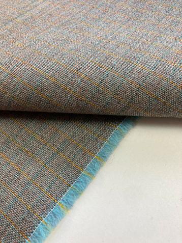 Kvadrat Recheck 0845 Meubelstof 6,5 m, geel-beige ruit,l beschikbaar voor biedingen