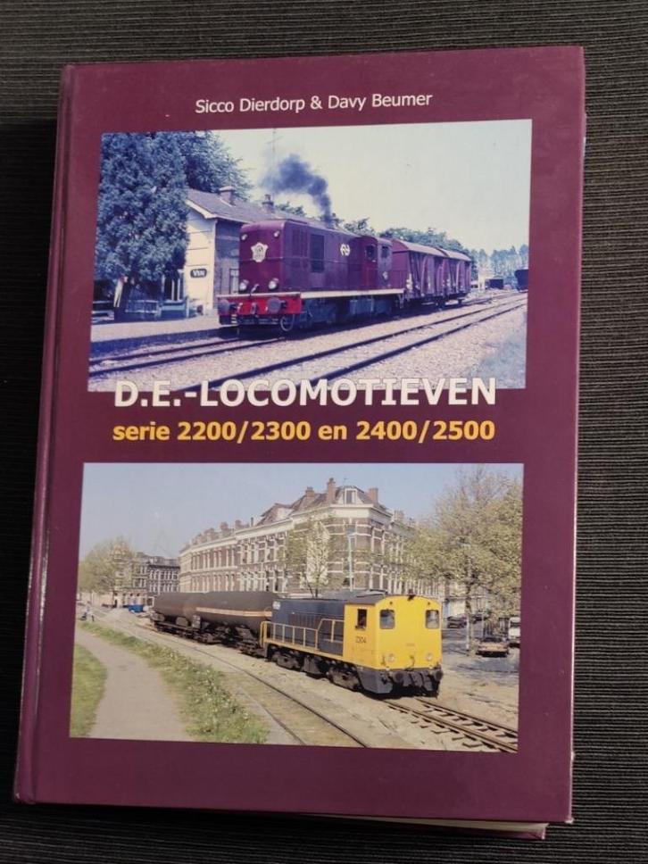 Boek: D.E. Locomotieven serie 2200/23200 en 2400/2500, Boeken, Vervoer en Transport, Zo goed als nieuw, Trein, Ophalen of Verzenden