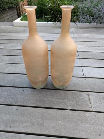 Glazen vazen beschikbaar voor biedingen