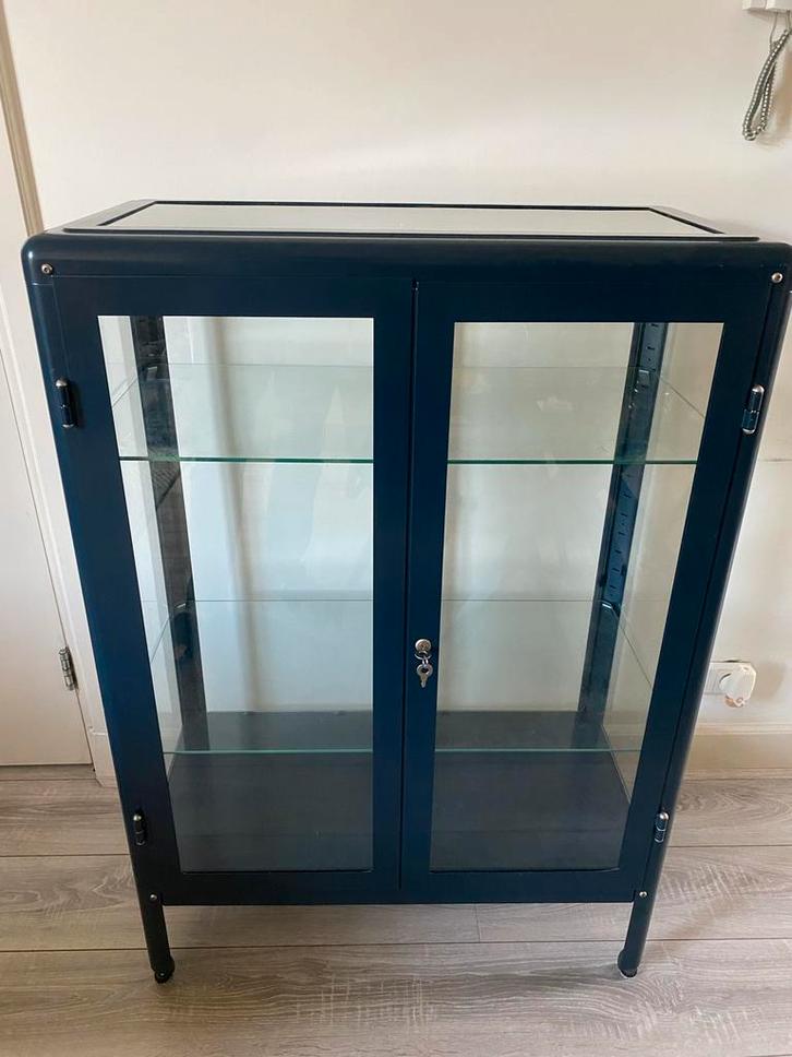 IKEA FABRIKÖR Vitrinekast - Blauw, Huis en Inrichting, Kasten | Vitrinekasten, Zo goed als nieuw, 100 tot 150 cm, 50 tot 100 cm