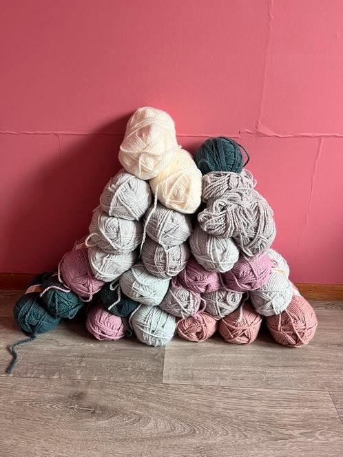 25 bollen Julia wol Zeeman, Hobby en Vrije tijd, Breien en Haken, Gebruikt, Breien of Haken, Wol of Garen, Ophalen of Verzenden
