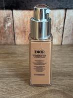 Dior forever Natural Nude Foundation 4N 20ml, Ophalen of Verzenden, Zo goed als nieuw, Beige, Gehele gezicht