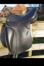 Zaldi dressuur zadel 17,5 inch, Dieren en Toebehoren, Paarden en Pony's | Zadels, Ophalen of Verzenden, Gebruikt, Dressuur