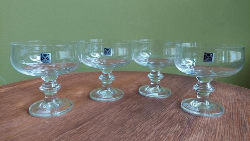 4 Vintage nieuwe Veba glas  Kristal glas Cocktail dessert, Huis en Inrichting, Keuken | Servies, Nieuw, Glas of Glazen, Overige stijlen