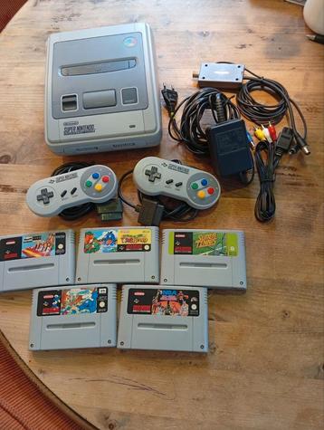 Prachtige gereinigde Super Nintendo Set met 5 spellen  beschikbaar voor biedingen