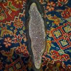 Amethist mineraal met briljanten in 40cm lang 20cm breed en, Ophalen of Verzenden, Mineraal