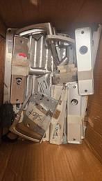 Diverse partij deurbeslag, Doe-het-zelf en Verbouw, Hang- en Sluitwerk, Ophalen, Gebruikt, Chroom, Klink of Kruk