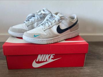 Nike dunk low maat 43 beschikbaar voor biedingen