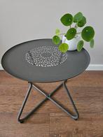 Taupe kleurig bijzettafeltje, metaal, stevig met motief, Ophalen, Minder dan 45 cm, Minder dan 55 cm, Metaal of Aluminium