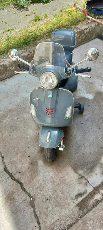 Vespa kinderen scooter en goed staat! beschikbaar voor biedingen