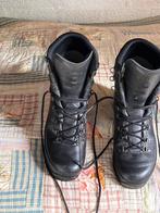 Lowa Boots - Maat 44 1/2 - Zo goed als nieuw, Ophalen of Verzenden, Zo goed als nieuw, Zwart, Boots