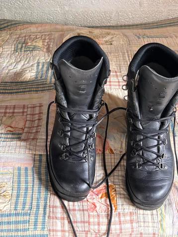 Lowa Boots - Maat 44 1/2 - Zo goed als nieuw beschikbaar voor biedingen