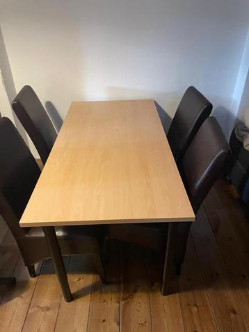 Tafel gratis, in hoogte verstelbaar. beschikbaar voor biedingen