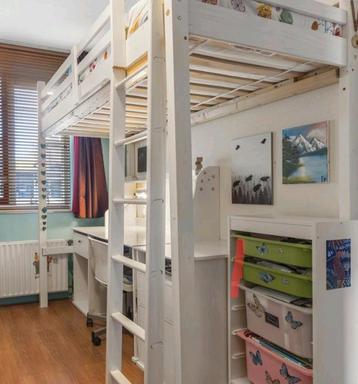 Witte Hoogslaper van hout beschikbaar voor biedingen