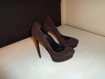 CASADEI bruine suede pumps beschikbaar voor biedingen