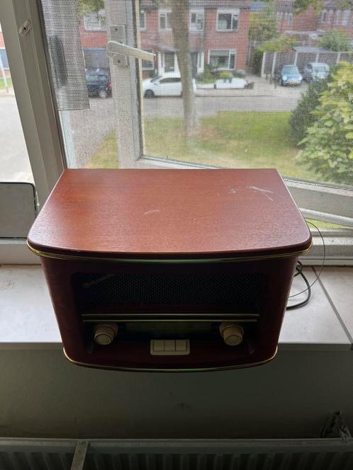 Vintage radio cd speler, Audio, Tv en Foto, Cd-spelers, Zo goed als nieuw, Overige merken, Met radio, Ophalen