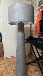 Kwantum Pandia vloerlamp grijs, Huis en Inrichting, Ophalen, Zo goed als nieuw, 100 tot 150 cm