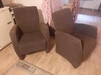 stoelen, twee degelijke bruin houten gestoffeerd, Ophalen, Hout, Gebruikt, Twee