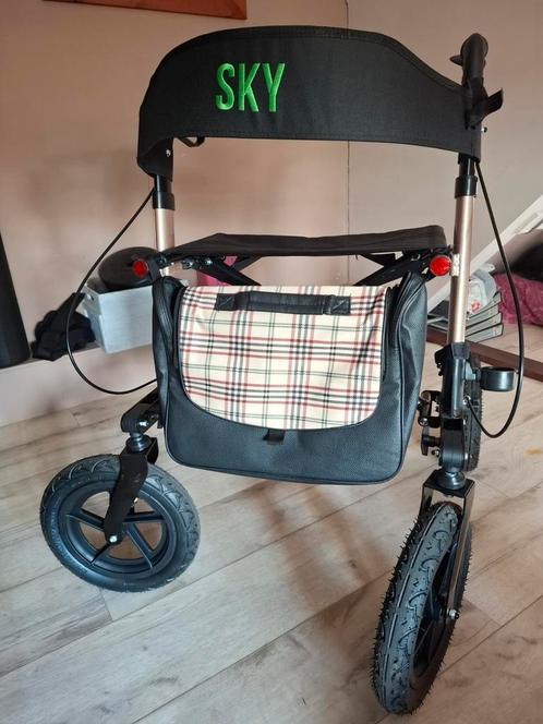 Lichtgewicht rollator met luchtbanden, Diversen, Rollators, Ophalen