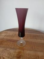 Prachtige opaalvaas in paars. jaren 60-design., Overige kleuren, Ophalen of Verzenden, Minder dan 50 cm, Glas