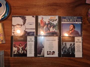 Stapel muziek cd's  beschikbaar voor biedingen
