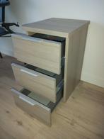 Nachtkastje met 3 lades, Ophalen, Zo goed als nieuw, Hout, Minder dan 45 cm