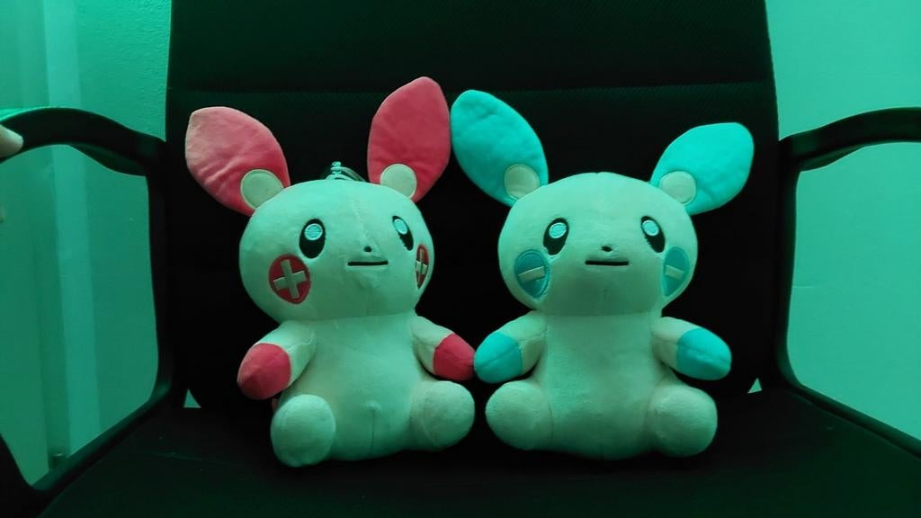 Schattige Pluche Pokémon Plusle en Minun Set, Ophalen of Verzenden, Zo goed als nieuw, Overige typen