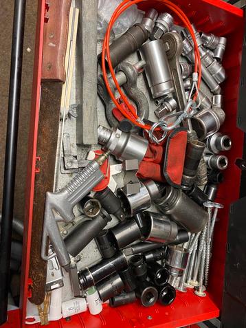 Gereedschap van alles wat in 1 x of apart beschikbaar voor biedingen