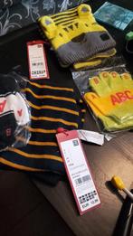 Partij kinder mutsen/sjaals en handschoenen te koop, Ophalen of Verzenden, Nieuw, Jongen of Meisje, Setje