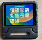 Ipad 5e generatie + cover + lader, Computers en Software, Apple iPads, 9 inch, Gebruikt, 32 GB, Zwart