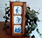 3 delfts blauwe tegeltjes in eikenhouten lijst - eiken, Antiek en Kunst, Antiek | Wandborden en Tegels, Ophalen of Verzenden