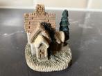 Z.g.a.n/klein huisje Polystone beeldje kerst/kerstboom, Diversen, Kerst, Ophalen of Verzenden, Zo goed als nieuw