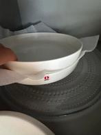 2 ongebruikte Iittala serveerschalen vd Essence collectie, Ophalen of Verzenden, Zo goed als nieuw, Bord(en), Overige stijlen