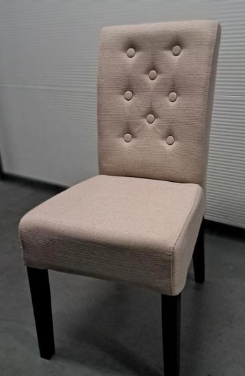 Beige eetkamer stoelen 2x (p.p.st) beschikbaar voor biedingen