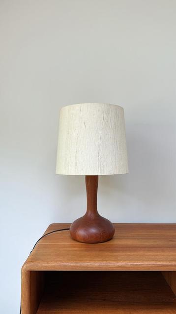 Vintage teak houten tafellamp van Domus beschikbaar voor biedingen