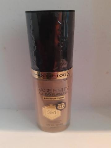 Max Factor Face Finity kleur 55 Beige beschikbaar voor biedingen