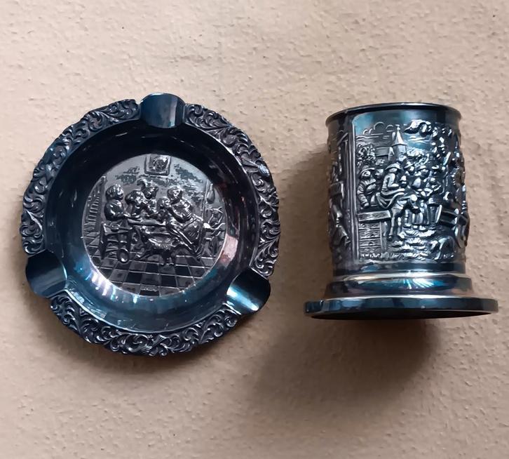 vintage zilveren asbak en sigaretten houder, Verzamelen, Rookartikelen, Aanstekers en Luciferdoosjes, Zo goed als nieuw, Asbak