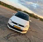 VW Polo  PANO DAK 1.2 TSI R line Edition 77KW 105PK 2013 Wit, Voorwielaandrijving, Stof, 40 €/maand, Zwart
