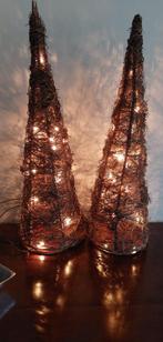 2 piramide bomen met verlichting, Diversen, Kerst, Ophalen of Verzenden, Gebruikt