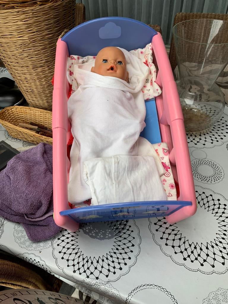 Baby Born met wiegje, Ophalen, Gebruikt