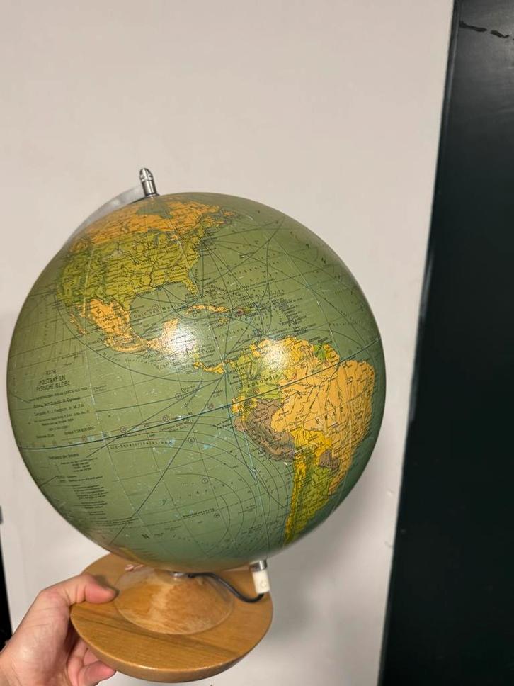 Antieke Globe - Wereldbol, Huis en Inrichting, Woonaccessoires | Wereldbollen, Gebruikt, Ophalen of Verzenden
