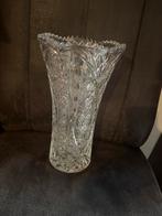 Boheemse Kristallen Vaas Geslepen Patroon Elegant Decoratief, Antiek en Kunst, Antiek | Glas en Kristal, Ophalen