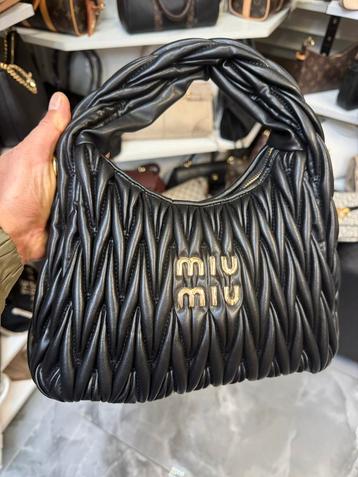 Miu Miu Damestas Handtas - Prachtig! beschikbaar voor biedingen