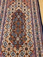 Vintage handgeknoopt perzisch tapijt moud 111x53, Huis en Inrichting, Stoffering | Tapijten en Kleden, Info@SlatsAntiek.nl, Crème