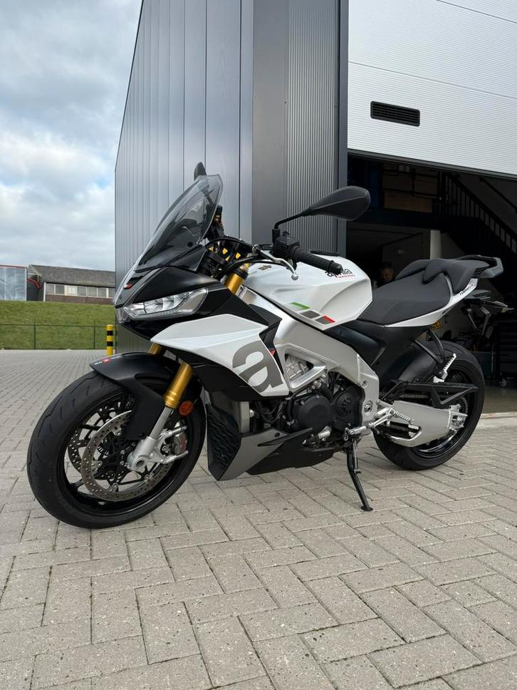 Aprilia Tuono V4 1100 RR 2022 van 1e eigenaar, Motoren, Motoren | Aprilia, Bedrijf, Naked bike, meer dan 35 kW, 4 cilinders, Motorrijbewijs A