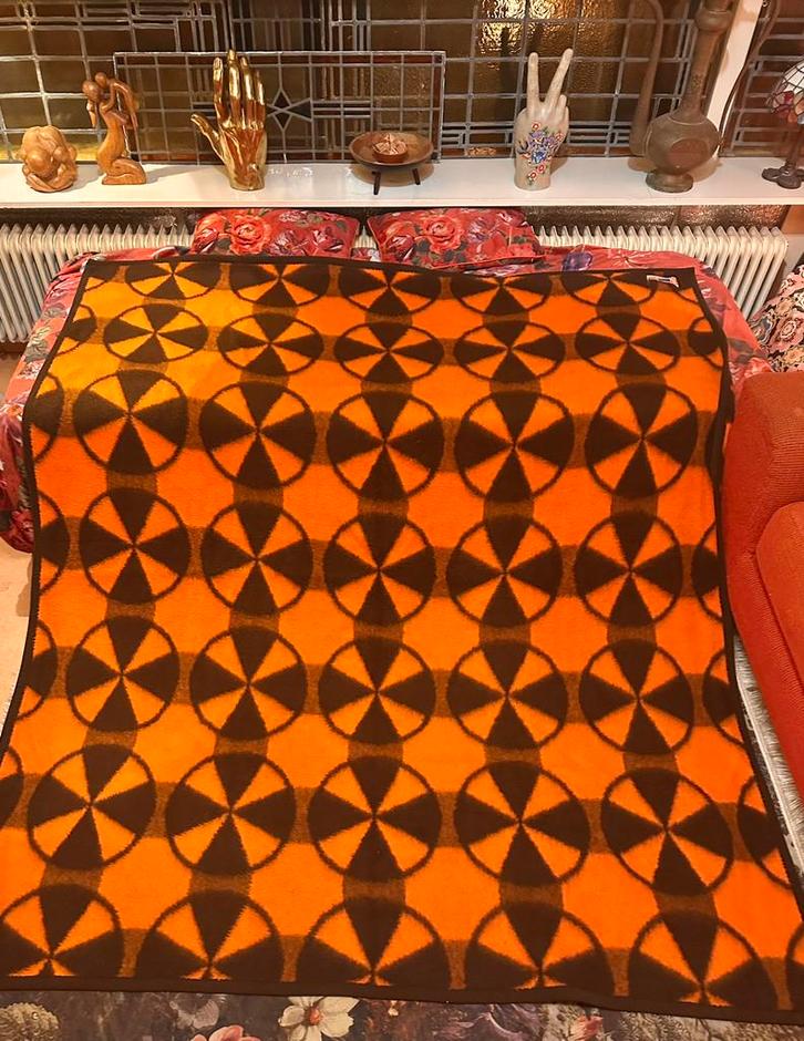Grote retro Didas Dralon deken oranje/bruin, Huis en Inrichting, Slaapkamer | Beddengoed, Zo goed als nieuw, Deken of Dekbed, Tweepersoons